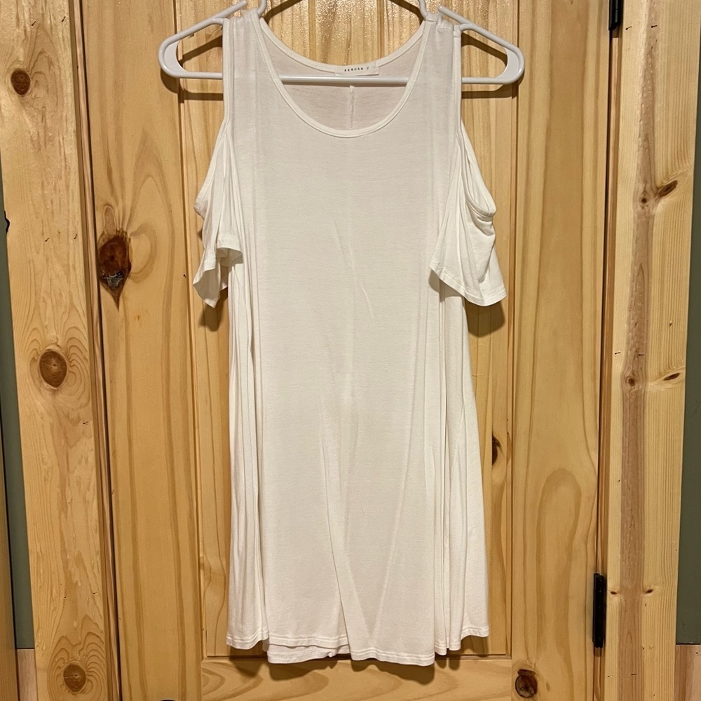 Reborn J Cold shoulder blouse